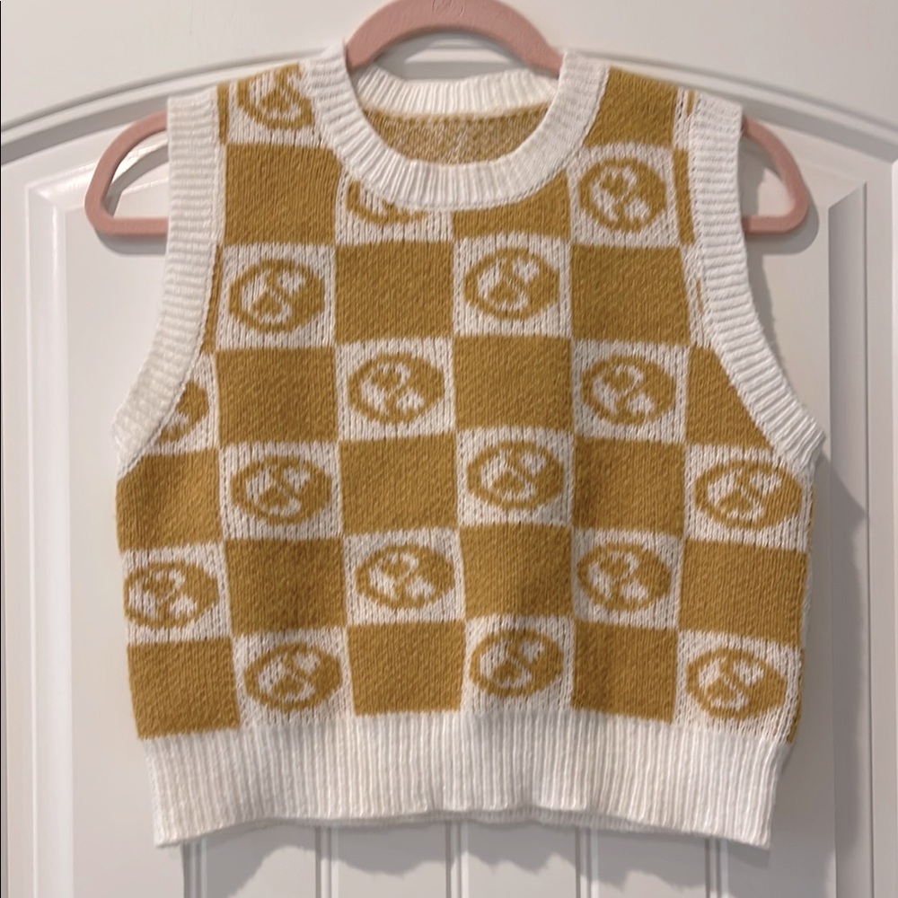 ROMWE Yellow and White Knit Ying Yang Heart‎ Sweater Vest 4